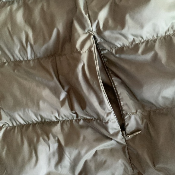 Amazon Essentials Women's Lightweight Water-Resistant Hooded Puffer Coat Size XL - Picture 7 of 13